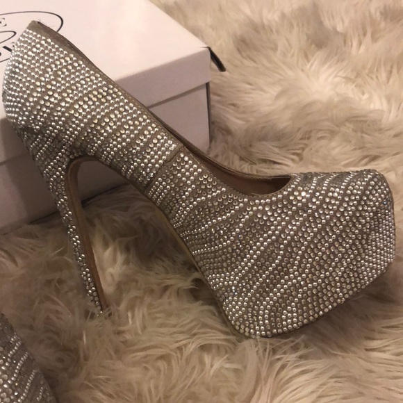 Steve Madden - Picture 2 of 5